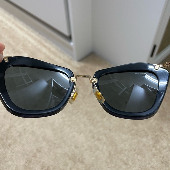 Miu Miu sunglasses - Picture 3 of 5